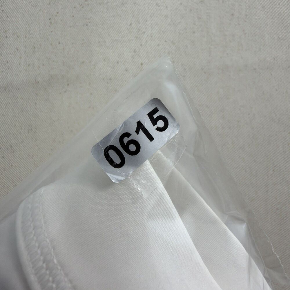 Lululemon Envital Bra Size 4 White Pads Included - Picture 8 of 8